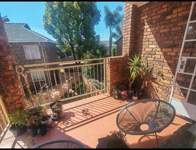 2 BEDROOM APARTMENT FOR SALE IN HIGHVELD